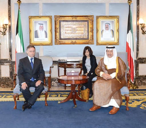 سمو رئيس الوزراء الشيخ جابر المبارك مستقبلا سفير بلجيكا