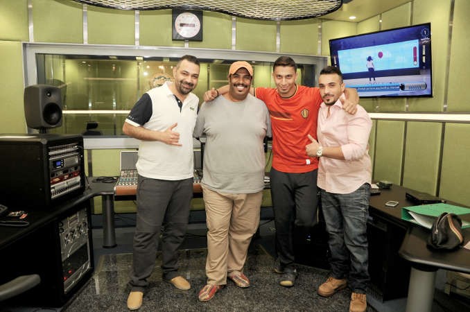 فريق برنامج الفرية في لقطة جماعية		 						فريال حماد﻿