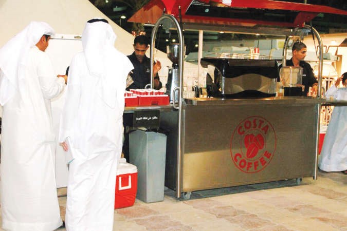 «كوستا كوفي» تقدم مشروبات رمضانية للمصلين
