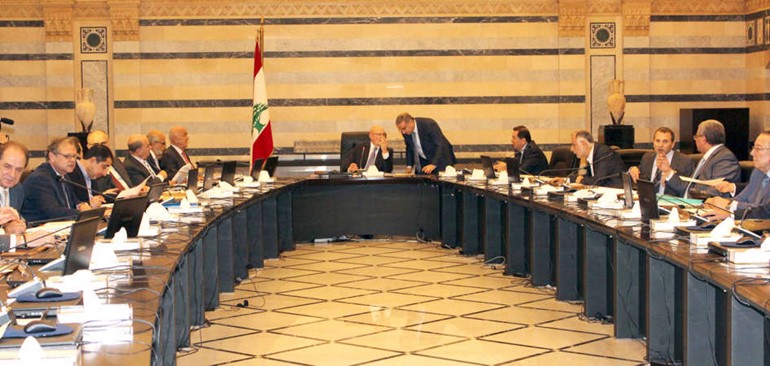 رئيس الحكومة تمام سلام مترئسا جلسة الحكومة في السراي امس	محمود الطويل﻿