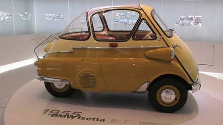 سيارة فقاعة بي ام دبليو ايسيتا في العام 1955 وتتمتع هذه السيارة بسحرها الخاص