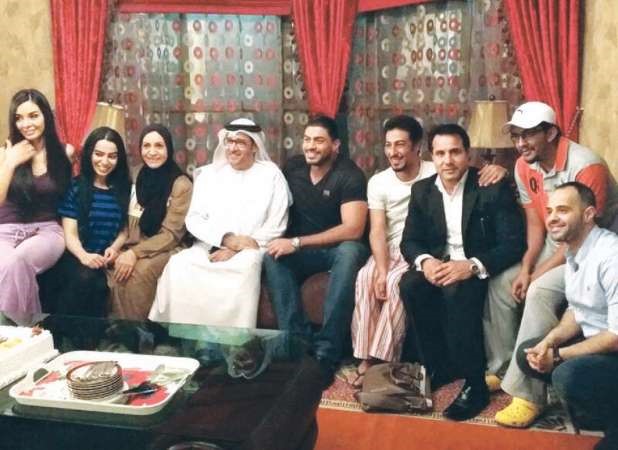 فريق العمل مع المنتج رزاق الموسوي في ابوظبي