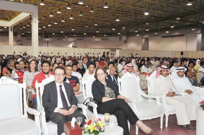 جانب من الحضور الكبير في اللقاء التنويري	 قاسم باشا﻿