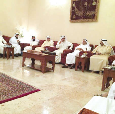 معبدالعزيز الابراهيم والنائب طلال الجلال مع ابناء الدائرة الخامسة﻿