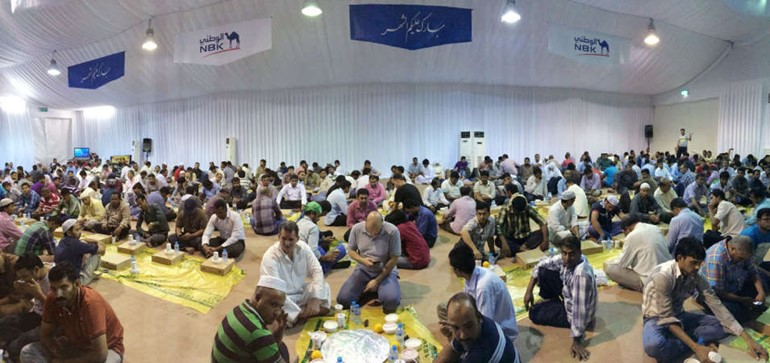 البنك الوطني يستقبل الصائمين فيخيمة موائد الخير الرمضانية