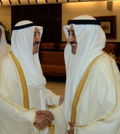 صاحب السمو الامير يتلقى التهنئة من جاسم الخرافي ﻿