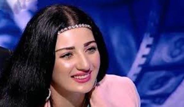 صورة شقيقة الراقصة "صافيناز" تثير جدلاً على "فيس بوك"