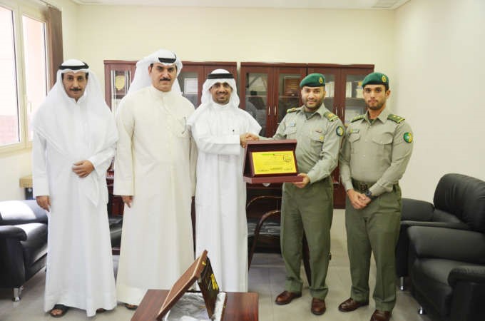 تبادل الدروع التذكارية