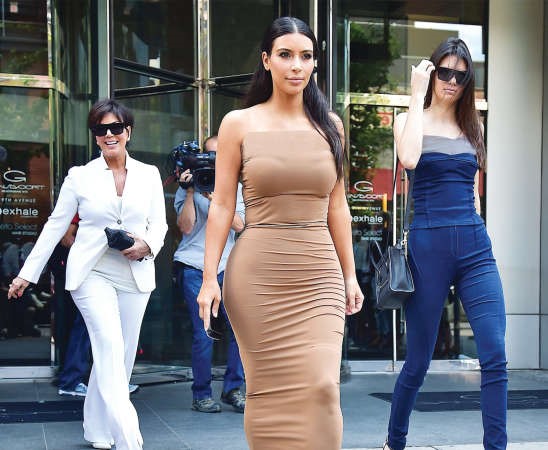 ارباح النجوم الجديدة تتحول من الشاشة الى الالعاب الالكترونية وفي الصورة النجمة العالمية كيم كارديشيان التي نجحت في صناعة لعبة باسمها رفعت اسعار سهم الشركة المنتجة ﻿