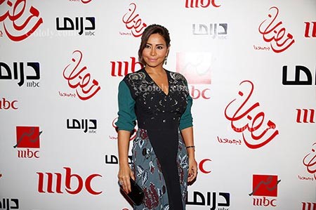 بالصور.. شيرين عبدالوهاب تسيء الاختيار وتغضب الجمهور بهذا الفستان