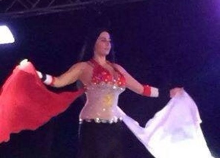 بالصور.. صافيناز ببدلة رقص بألوان العلم المصري.. ومطالبات بمعاقبتها! 