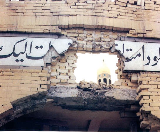 اثار الدمار الذي حل بقصر السيف﻿