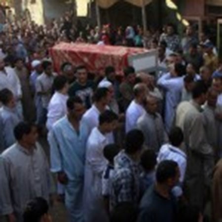 بالفيديو والصور.. تشييع جثمان "سعيد صالح" بحضور الألاف وغياب تام للمشاهير