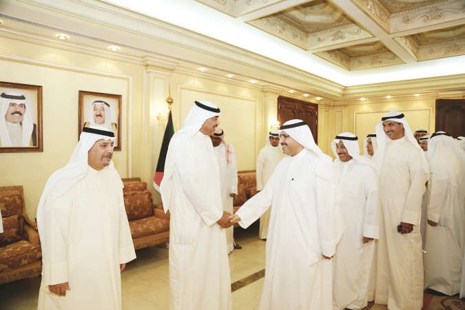 الشيخ صباح الخالد مستقبلا مديري الادارات وموظفي وزارة الخارجية ﻿