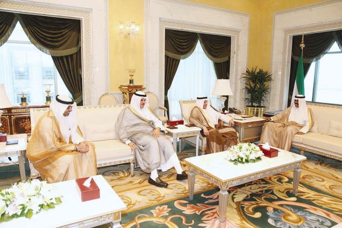 سمو نائب الامير وولي العهد خلال استقباله الشيخ خالد الجراح والشيخ سلمان الحمود و الشيخ محمد العبدالله ﻿