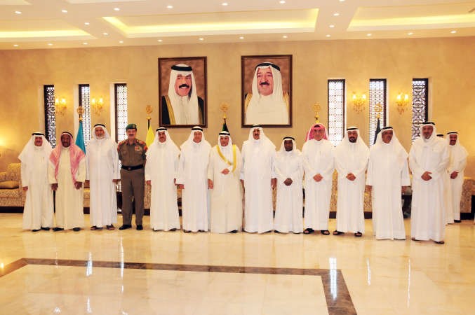 نائب رئيس مجلس الوزراء ووزير الدفاع وعدد من كبار قادة الجيش المتقاعدين﻿