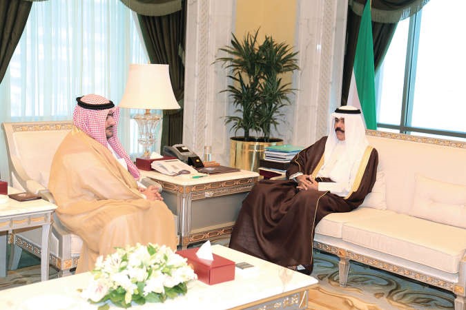 سمو نائب الامير وولي العهد الشيخ نواف الاحمد مستقبلا الشيخ ثامر العلي﻿
