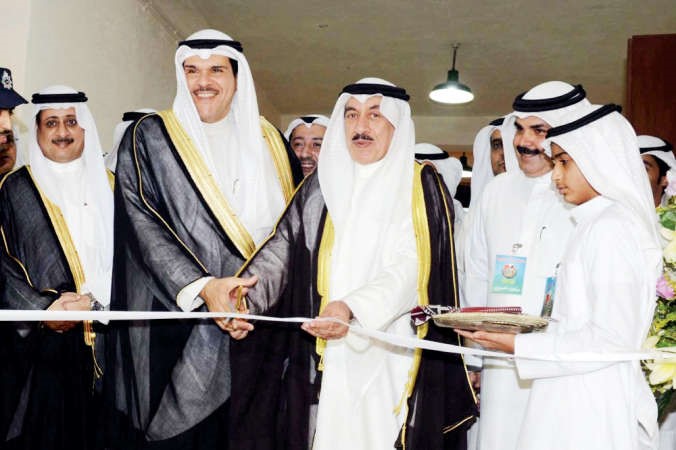 الشيخ سلمان الحمود والفريق ركن متقاعد فهد الامير خلال افتتاح مركز كاظمة الثقافي﻿