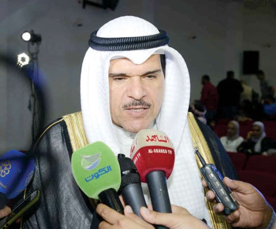 الشيخ سلمان الحمود متحدثا لوسائل الاعلام﻿