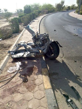 حادث يمزق سيارة إلى 3 أجزاء وقائدها ينجو من قوة الاصطدام بأعجوبة