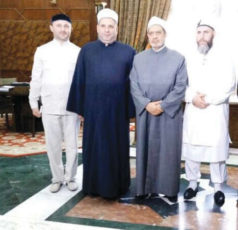 مفتي الشيشان مع فضيلة الامام الاكبر شيخ الازهر ود محمد هاشم وتركو داودوف
﻿