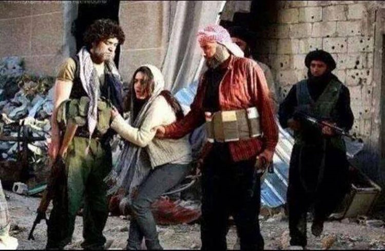 "داعش" يقيم سوقاً للرقيق لبيع النساء كـ"سبايا".. ويكثف نشاطه على الانترنت لتجنيد غربيات لجهاد النكاح