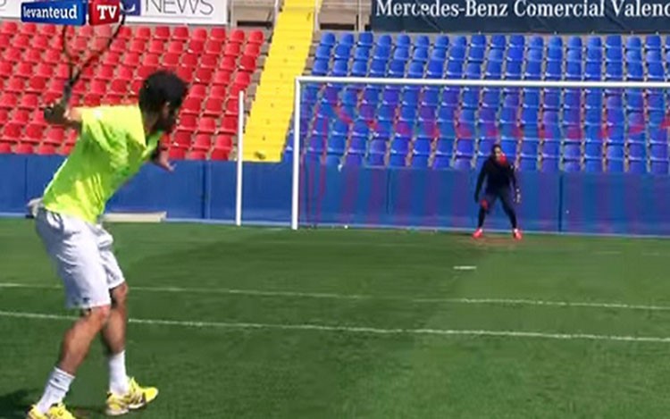 بالفيديو.. اكتشف سر تألق حارس ريال مدريد الجديد أثناء التدريبات