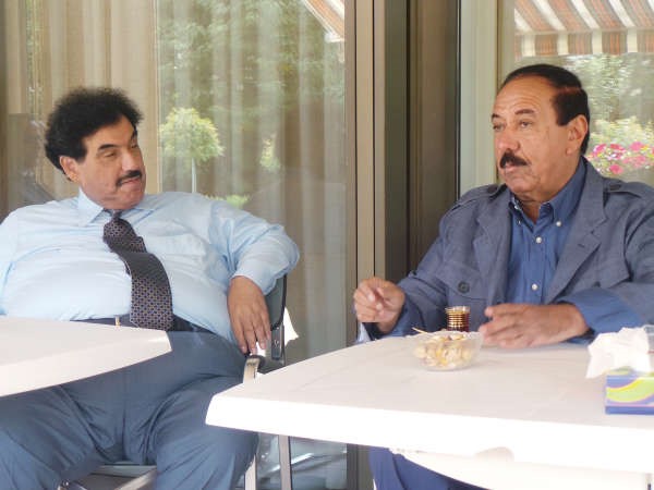 سمو الشيخ ناصر المحمد وحديث مع الشيخ مبارك جابر الاحمد
﻿