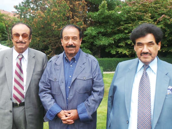 سمو الشيخ ناصر المحمد والشيخ مبارك جابر الاحمد واحمد الثويني
﻿