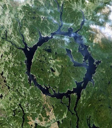 lake in canada