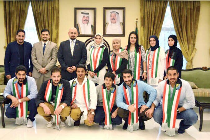 وفد الهندسة والبترول في لقطة جماعية مع اركان السفارة ﻿