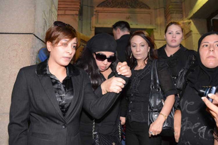 فيفي عبده تفضّ شجاراً بين ابنة سعيد صالح وزوجته 