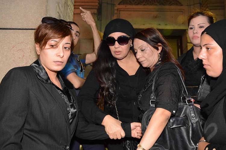 فيفي عبده تفضّ شجاراً بين ابنة سعيد صالح وزوجته 