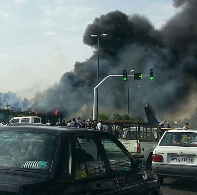 بالفيديو.. مقتل 50 في تحطم طائرة ركاب قرب مطار طهران.. والحرس الثوري ينفي أن تكون تابعة له 