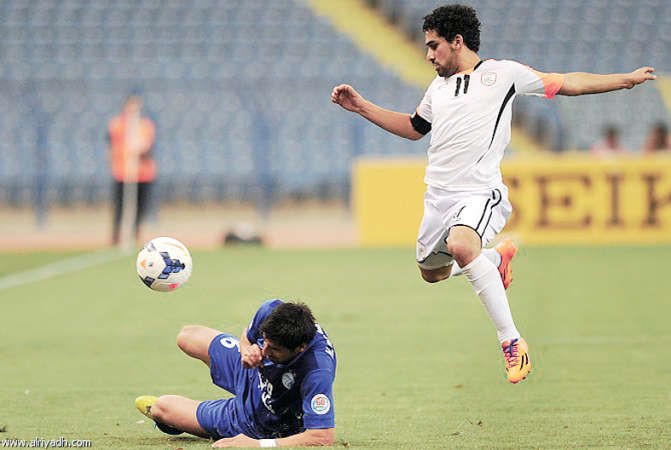 احمد عطيف مستمر مع الشباب