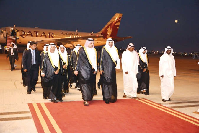 الشيخ صباح الخالد مستقبلا وزير خارجية قطر دخالد بن محمد العطية ﻿