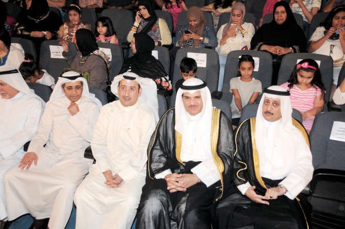 الشيخ سلمان الحمود ومحمد العسعوسي ود بدر الدويش ود عبدالله الغيث في مقدمة الحضور﻿