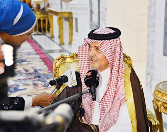 صاحب السمو الملكي الامير سعود الفيصل وزير الخارجية السعودي خلال تصريحه للصحافيين في جدة امس الاول واس