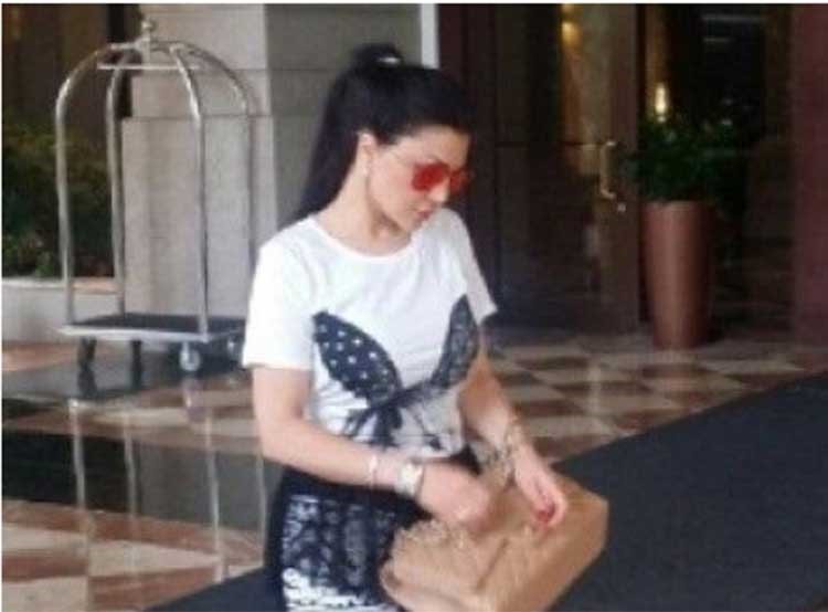 بالصور.. هيفاء تتمتّع بإجازة في أميركا 
