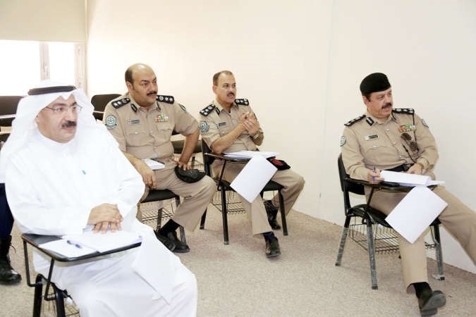 جانب من المشاركين في المحاضرة 