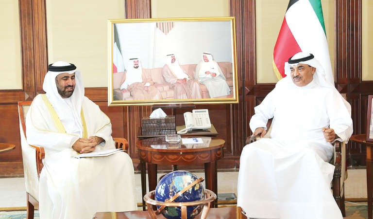 الشيخ صباح الخالد خلال استقباله سفير الامارات العربية المتحدة لدى البلاد رحمه بن حسين الزعابي ﻿