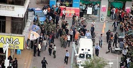 بالصور.. صيني يخطف حبيبته بالساطور مهدداً بقتلها إن لم يتزوجها