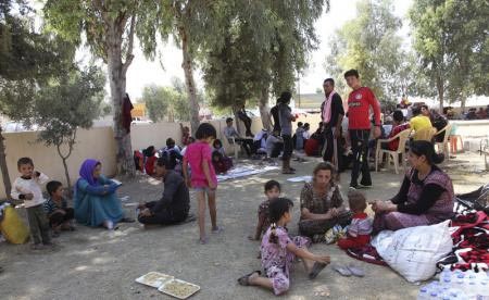 "داعش" يبيع 700 امرأة يزيدية بالمزاد العلني في الموصل