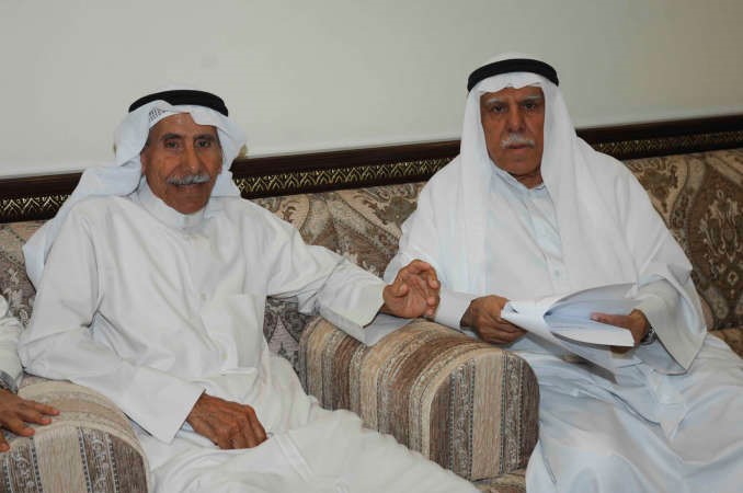 حسين السند مع الزميل منصور الهاجري اثناء اللقاء هاني عبدالله