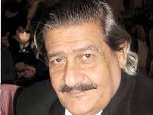 مصطفى حسين﻿