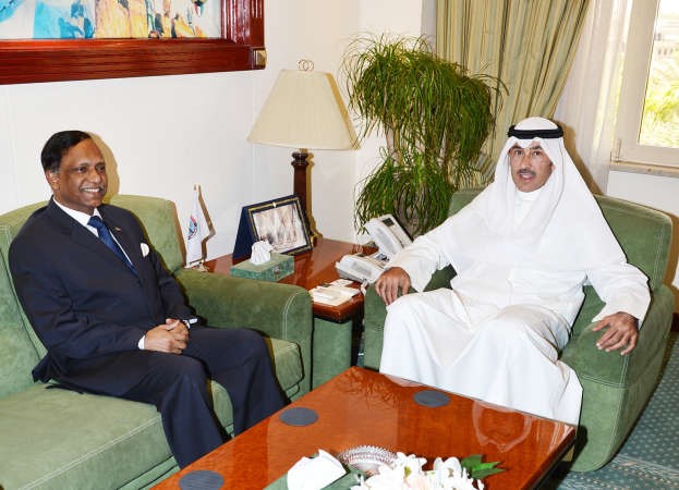 الشيخ فواز الخالد مستقبلا سفير جمهورية بنغلاديش محمد اشهب الدين