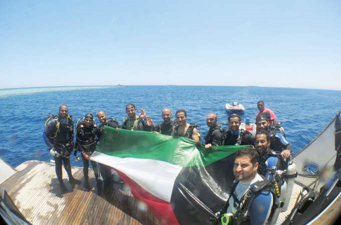 اعضاء فريق الغوص المشاركون في الرحلة﻿