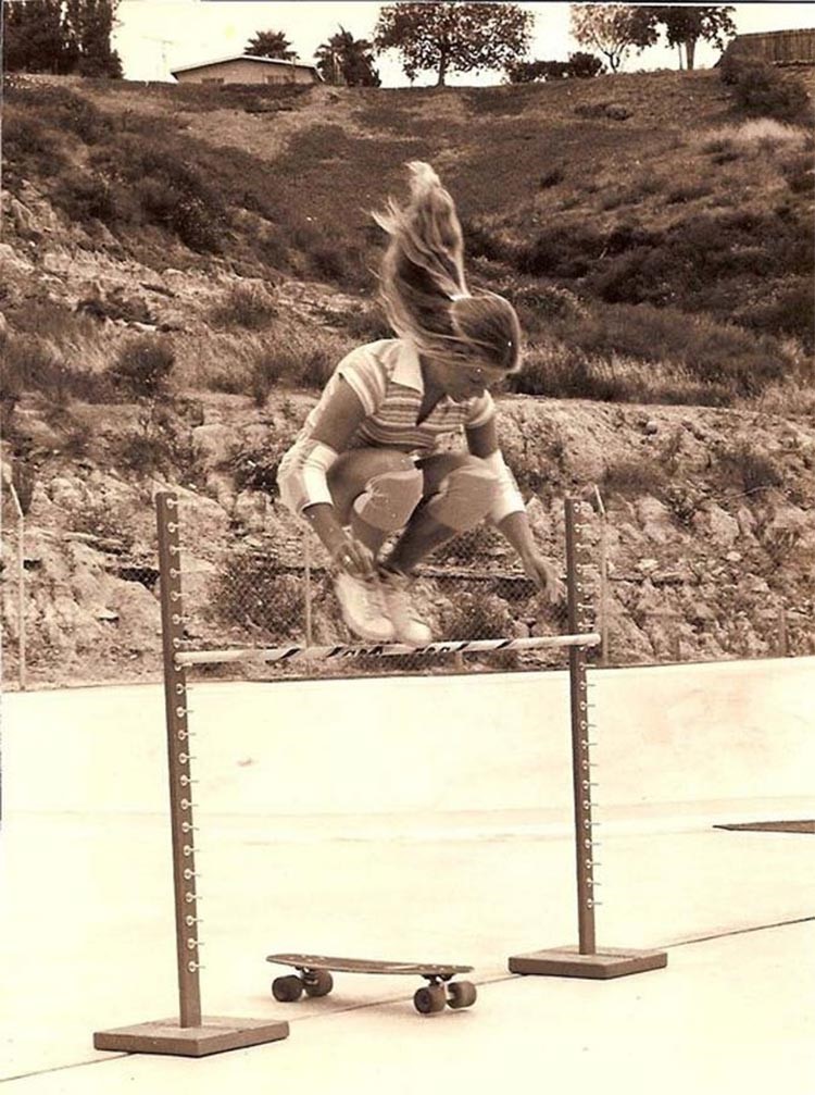 الين اونيل، اول محترفة تزلج بالالواح عام 1976