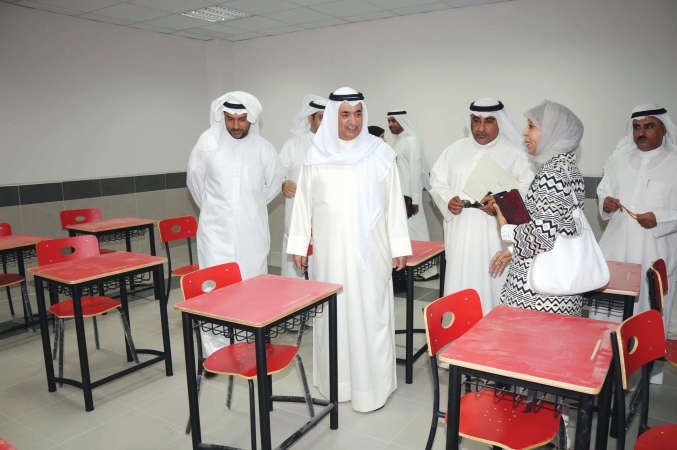  ويطلع على تجهيز احد الفصول الدراسية 	محمد خلوصي﻿