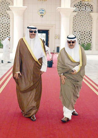 الشيخ صباح الخالد مغادرا الى سويسرا﻿